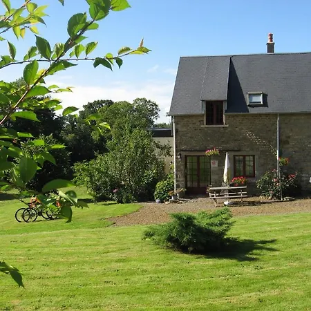 Gites Ruraux Et Maison D'hotes Saint Michel Guest house La Chapelle-Cecelin